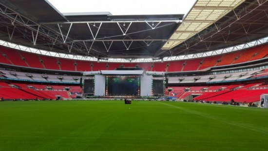 Narendra Modi UK visit 2015: Pics of electric atmosphere at Wembley Stadium for 'UKWelcomesModi' community reception The day-light view of the stage set at Wembley to welcome PM Modi
